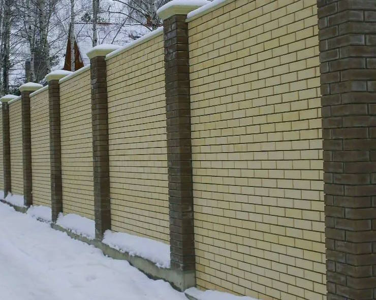 кирпичный забор